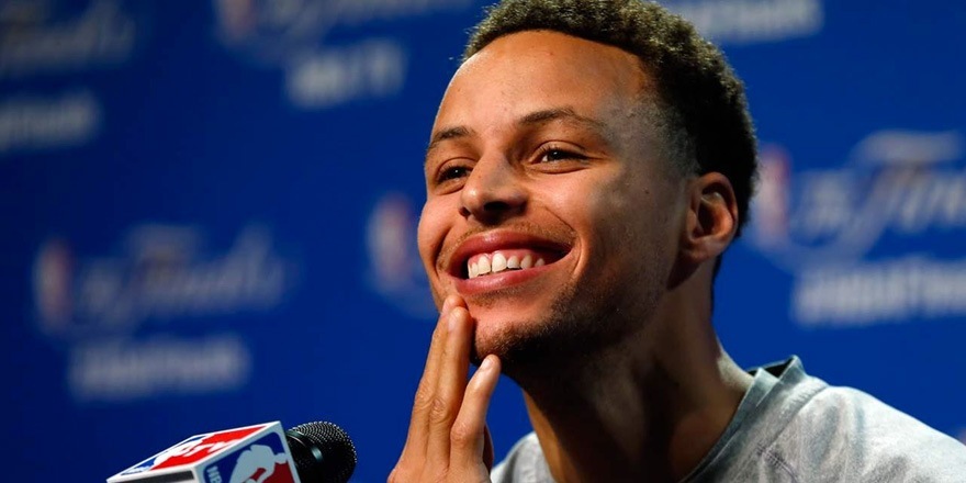 Stephen Curry marche sur l’Eau, by Brita