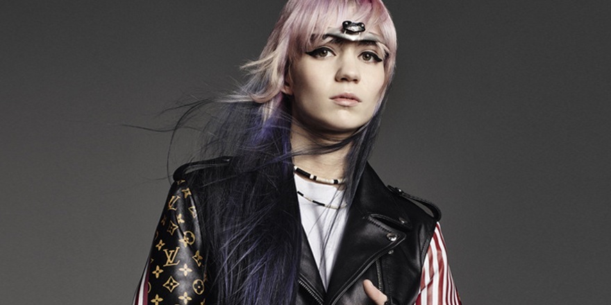 Louis Vuitton compte une nouvelle égérie : Grimes